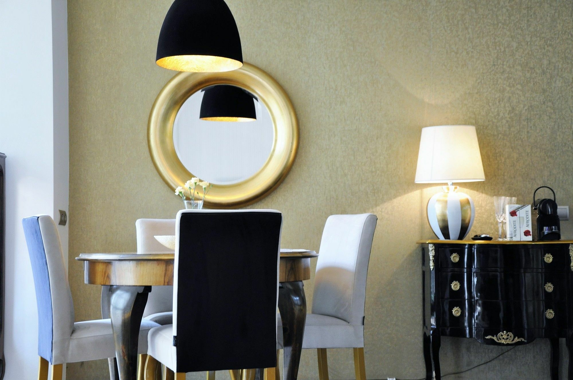 Mondrian Luxury & Old Town Aparthotel Krakau