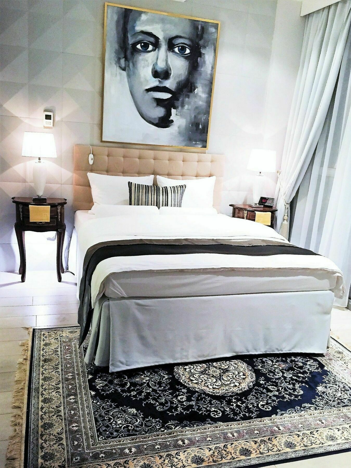 Aparthotel Mondrian Luxury & Old Town Krakau