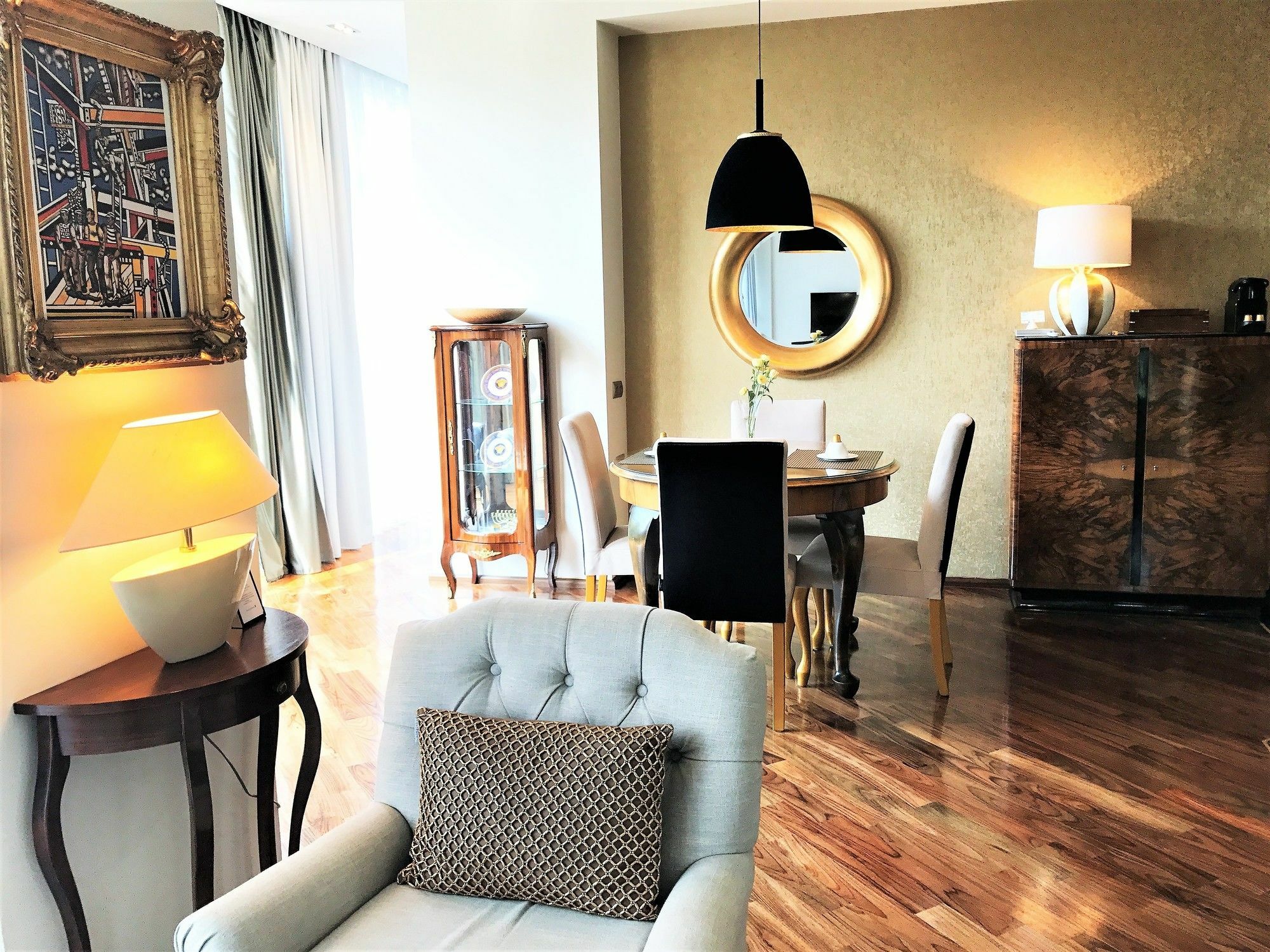 Mondrian Luxury & Old Town Aparthotel Krakau