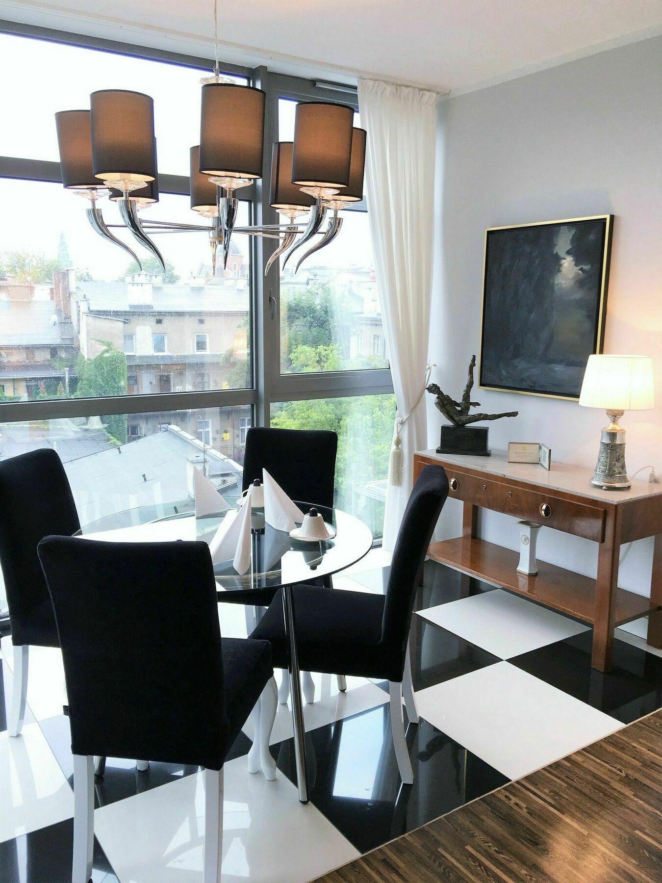 Mondrian Luxury & Old Town Krakau