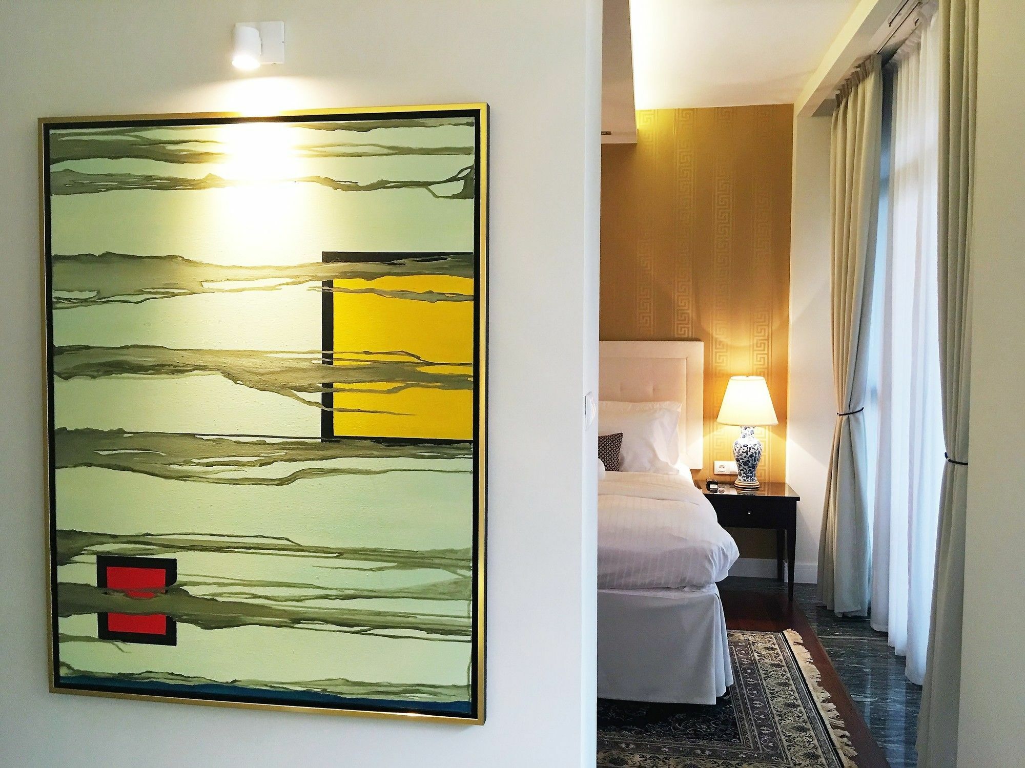 Mondrian Luxury & Old Town Krakau