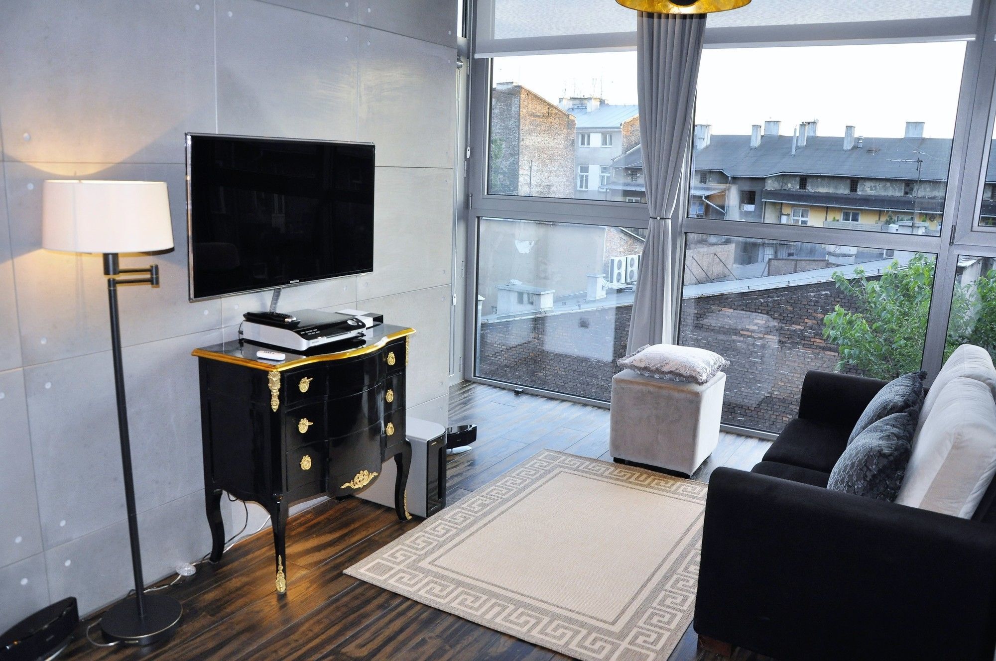 Mondrian Luxury & Old Town Krakau