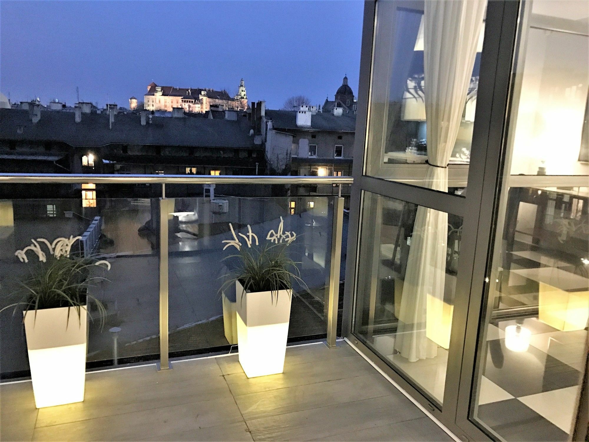 Hotel apartamentowy Mondrian Luxury & Old Town